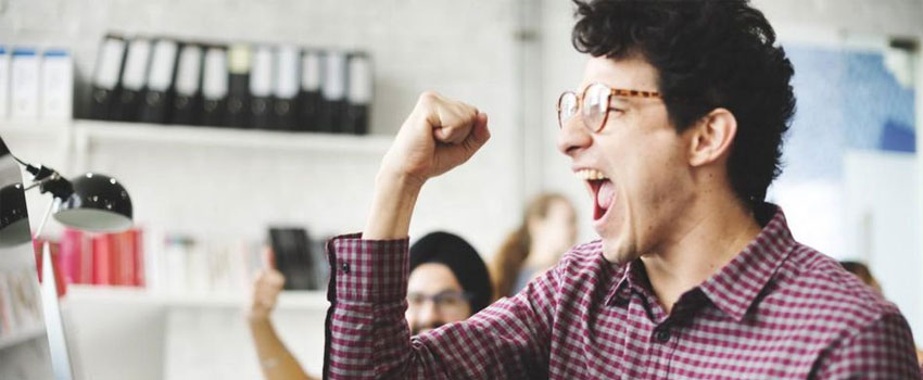 Successful People Who Love Their Work: 4 Career Moves They Avoid